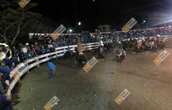 BALACERA EN JARIPEO EN ZACACOYUCA, GUERRERO, MÉXICO EN 2020 BALACERA EN JARIPEO EN ZACACOYUCA, GUERRERO, MÉXICO EN 2020