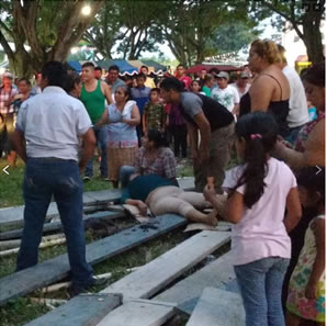 SE DESPLOMAN GRADAS DE JARIPEO EN LIBERTAD, VERACRUZ, EN 2016