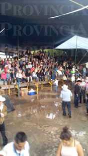 SE LLEVAN SUSTO EN JARIPEO EN TÉJARO, MICHOACÁN, EN 2016 SE LLEVAN SUSTO EN JARIPEO EN TÉJARO, MICHOACÁN, EN 2016