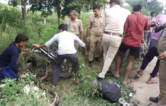 TORO MATA A BINESH Y SAURABH EN SADALPUR, INDIA, EN 2023