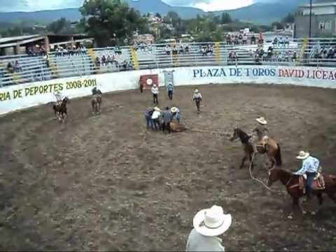 TORO MATA A UN NIÑO EN JARIPEO EN ZINAPÉCUARO, MÉXICO,  EN 2018
