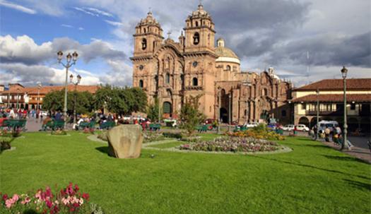 DOS MUERTOS EN LA FERIA DEL NIÑO JESÚS  EN PERÚ