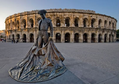 LA SINIESTRA OLA DE  SUICIDIOS EN EL COLISEO DE NIMES  (2012-2013)